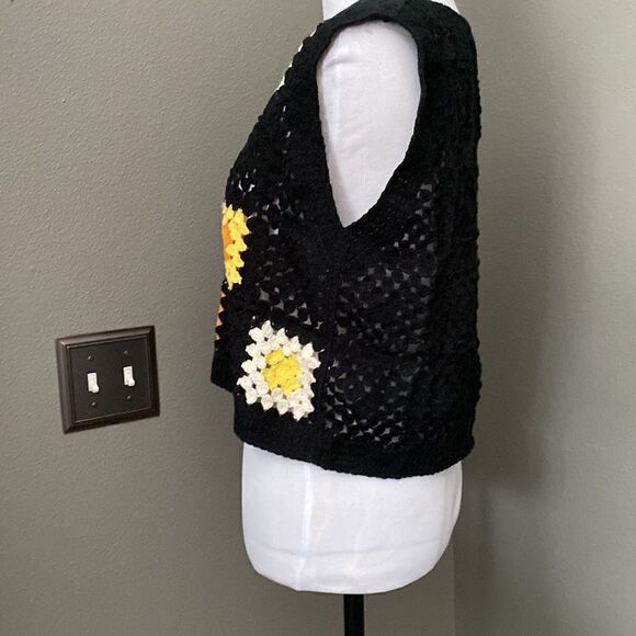NWT Rebellion Open Crocheted Vest Black Grannycore Crop Top - Picture 8 of 10